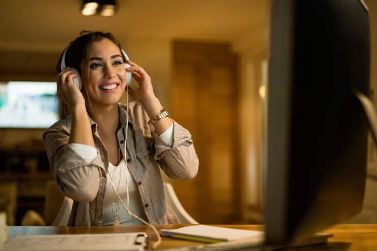 Virtual Assistant Jobs: Skills, Pay & How to Start